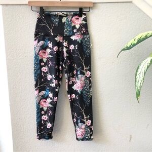 Evolution and Creation MIA - PEACOCK BLOSSOMS Active cropped leggings size S
